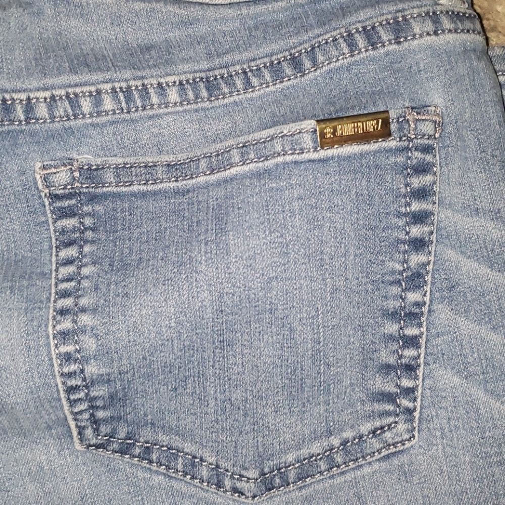 JLO light wash - Picture 3 of 3